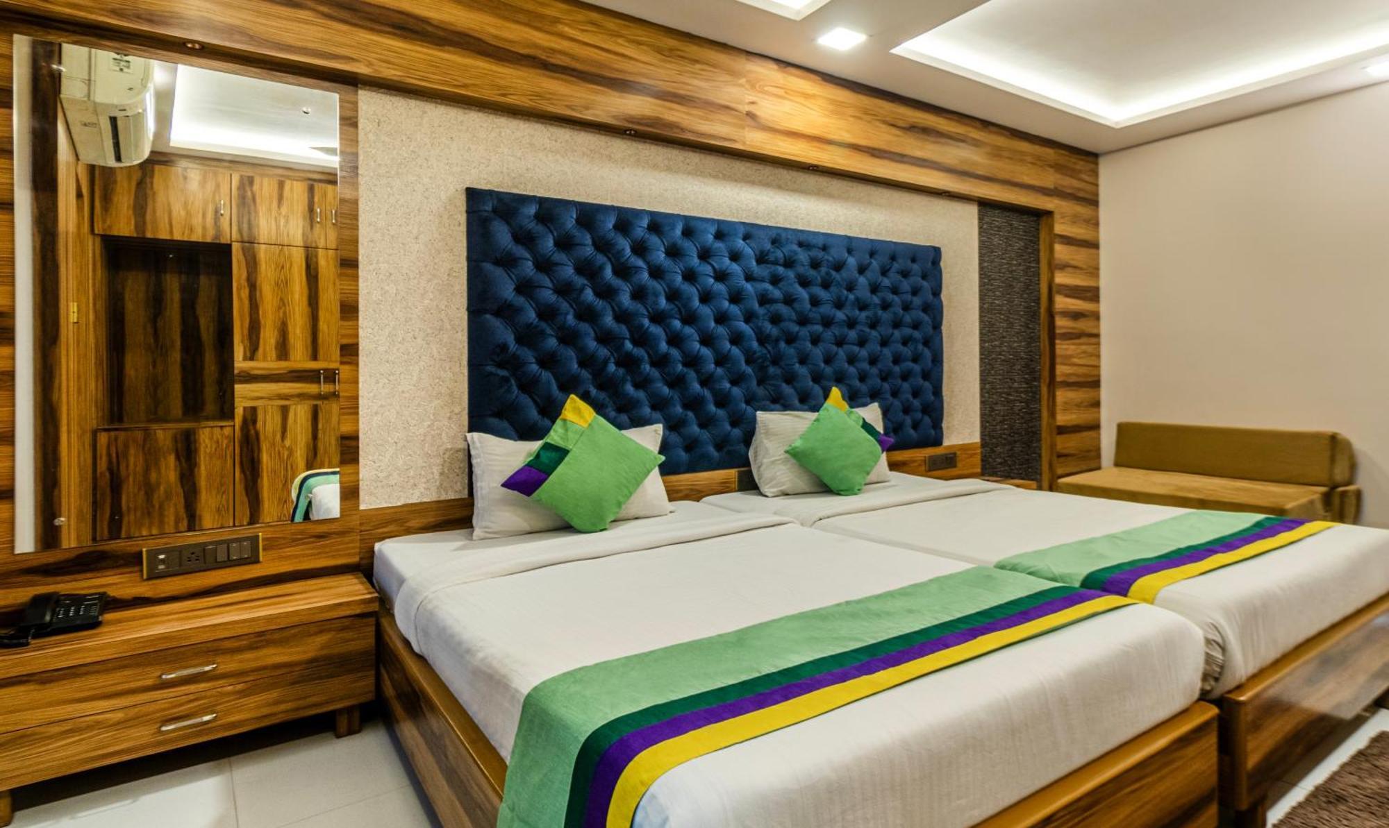 Hotel Orion Crystal كولكاتا المظهر الخارجي الصورة