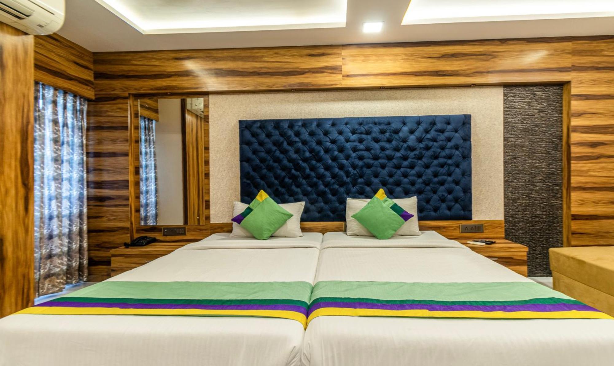 Hotel Orion Crystal كولكاتا المظهر الخارجي الصورة